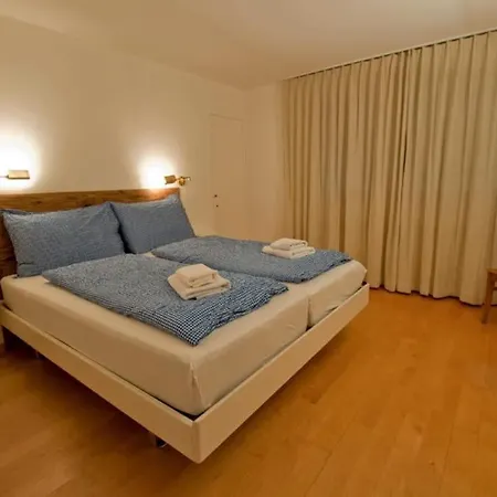 Lora, La Emeline زيرمات