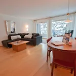 Lora, La Emeline Apartment *