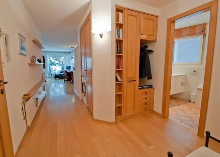 Lora, La Emeline Apartmán *