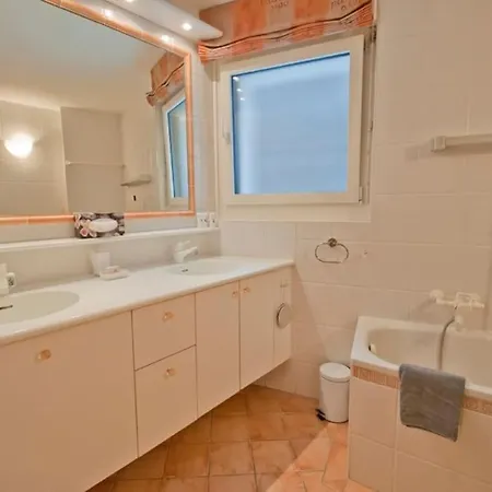 Appartement Lora, La Emeline *